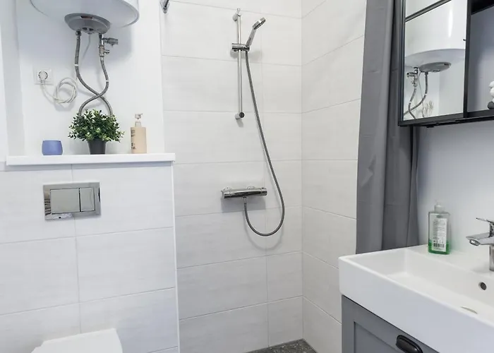 Obinitsa Apartment アパート Obinitsa